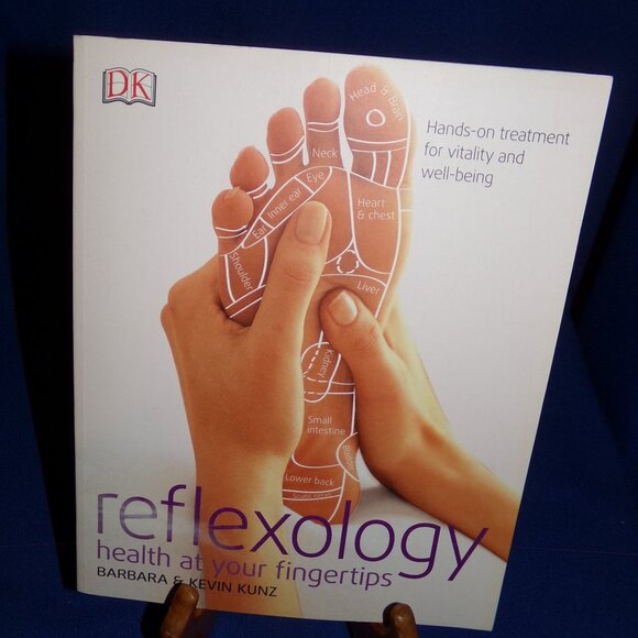 DKs Reflexology: Health at Your Fingertips - Vintage Softcover Paperback Book - - Picture 2 of 9